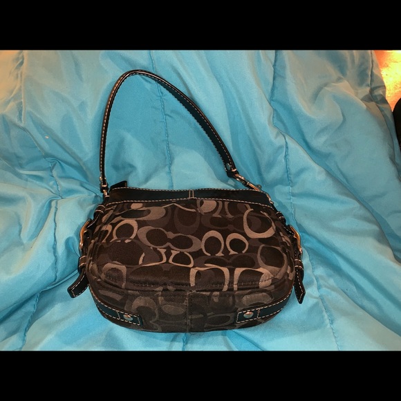 Small authentic Coach purse - Picture 2 of 4